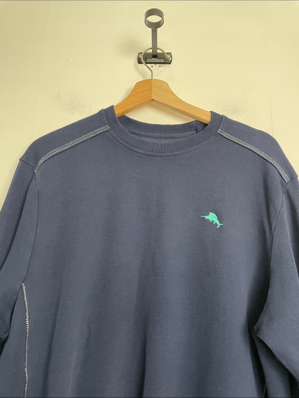 Tommy Bahama Men's M Navy Blue Crewneck Sweatshirt Pullover Casual Outdoor - Picture 3 of 7